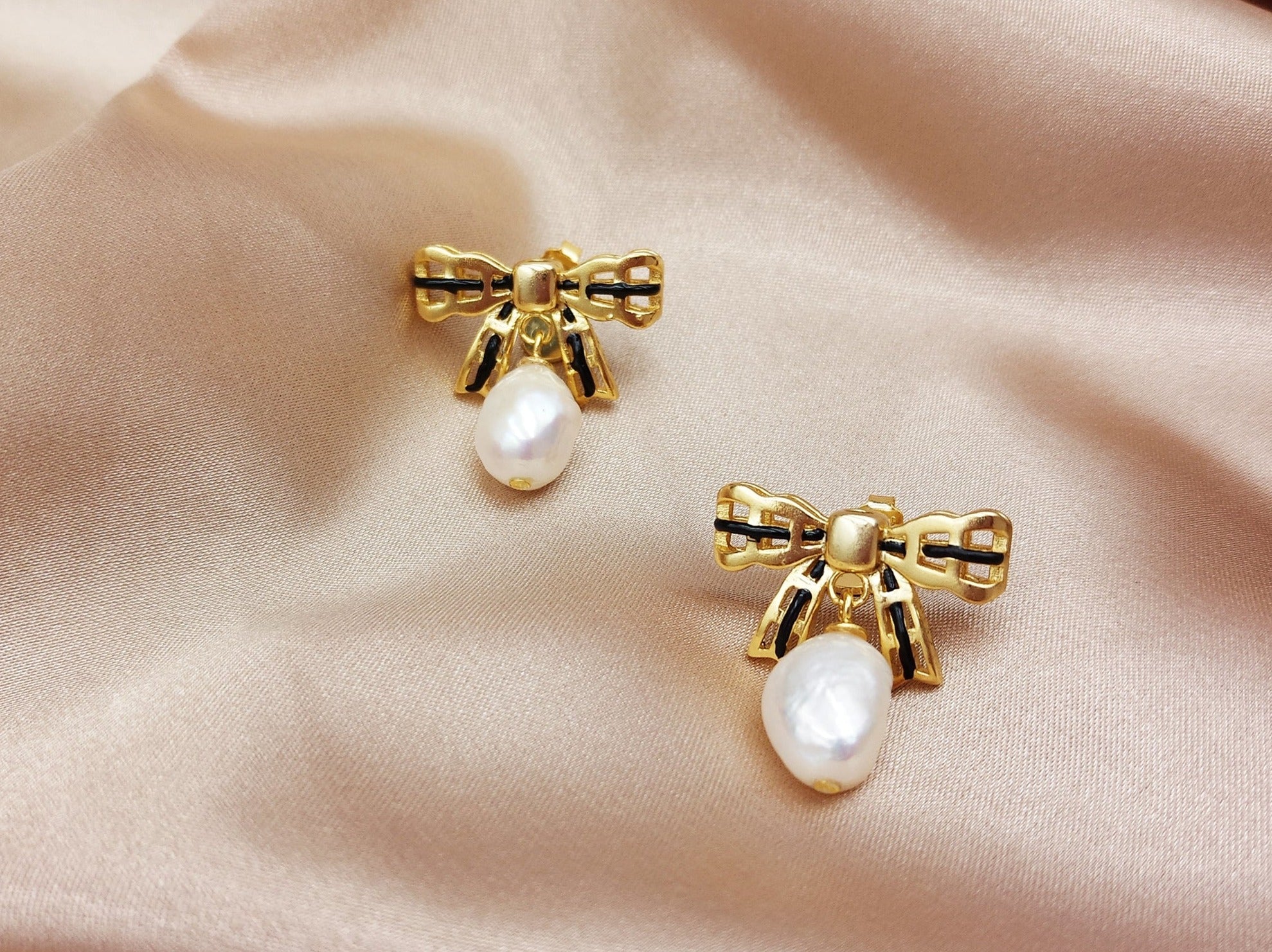 Woven Ribbon Pearl Earrings