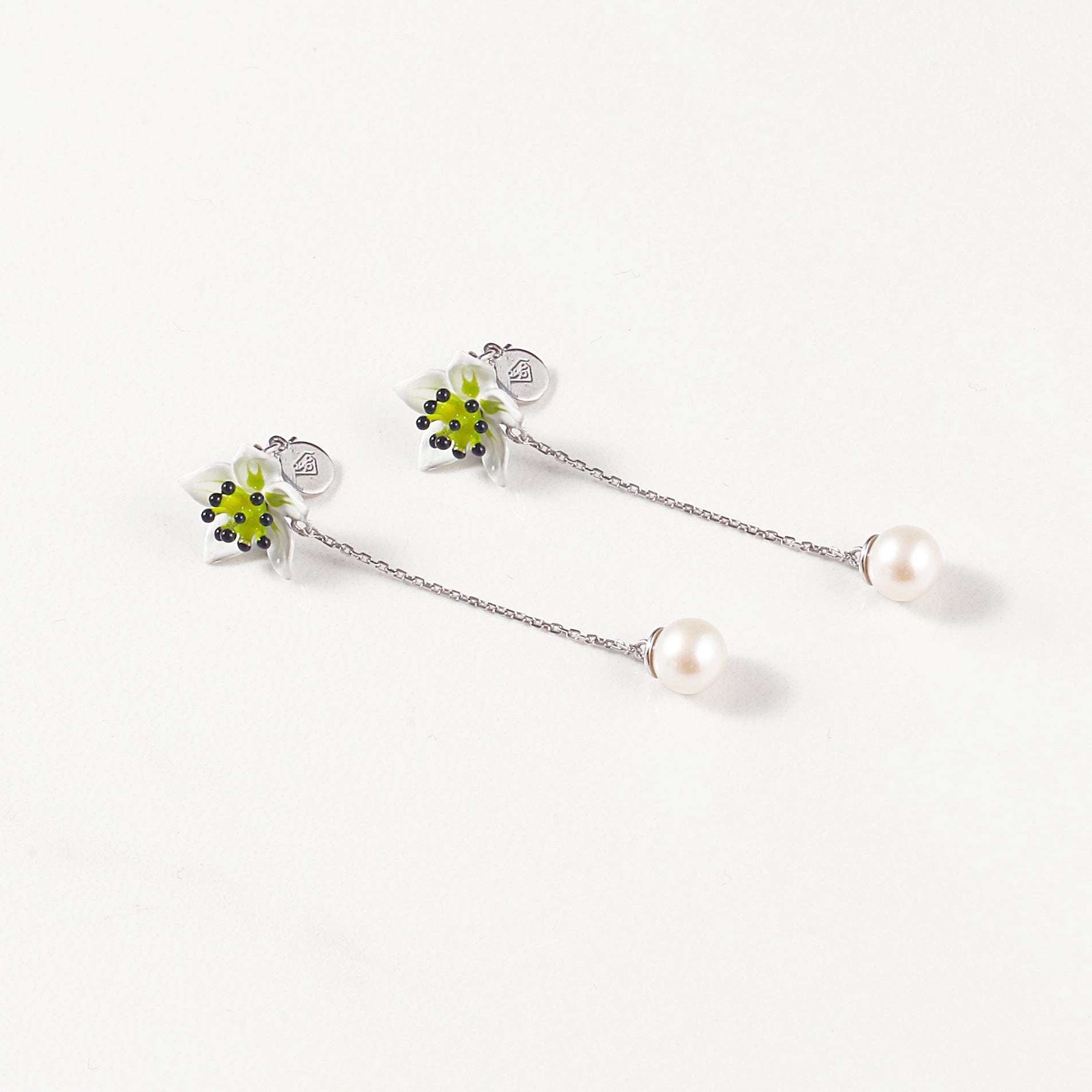 Pear Flower Pearl Earrings